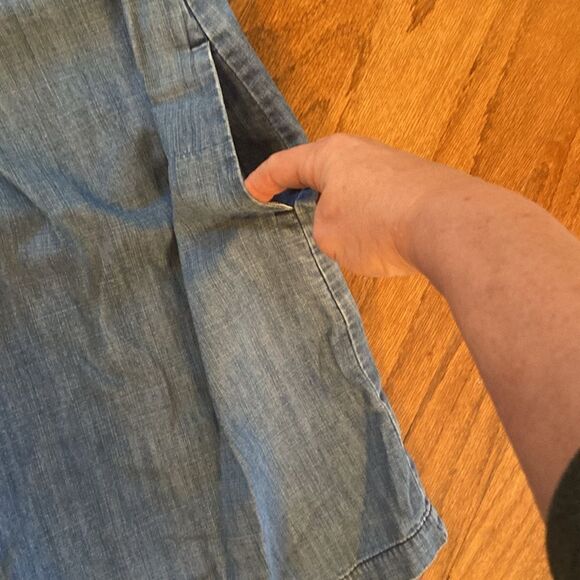 Maison Jules size 8 denim dress with pockets on the chest and on the side - Picture 6 of 9